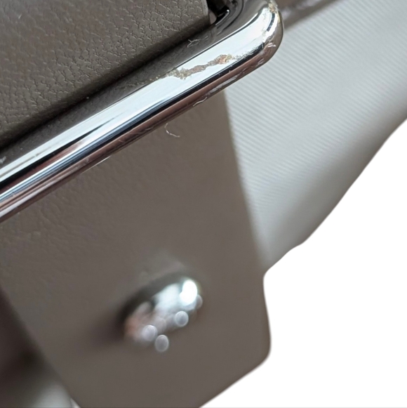 TUMI Voyageur Q-Tote - NWOT Mink - Silver - Includes lock & key - Picture 13 of 14